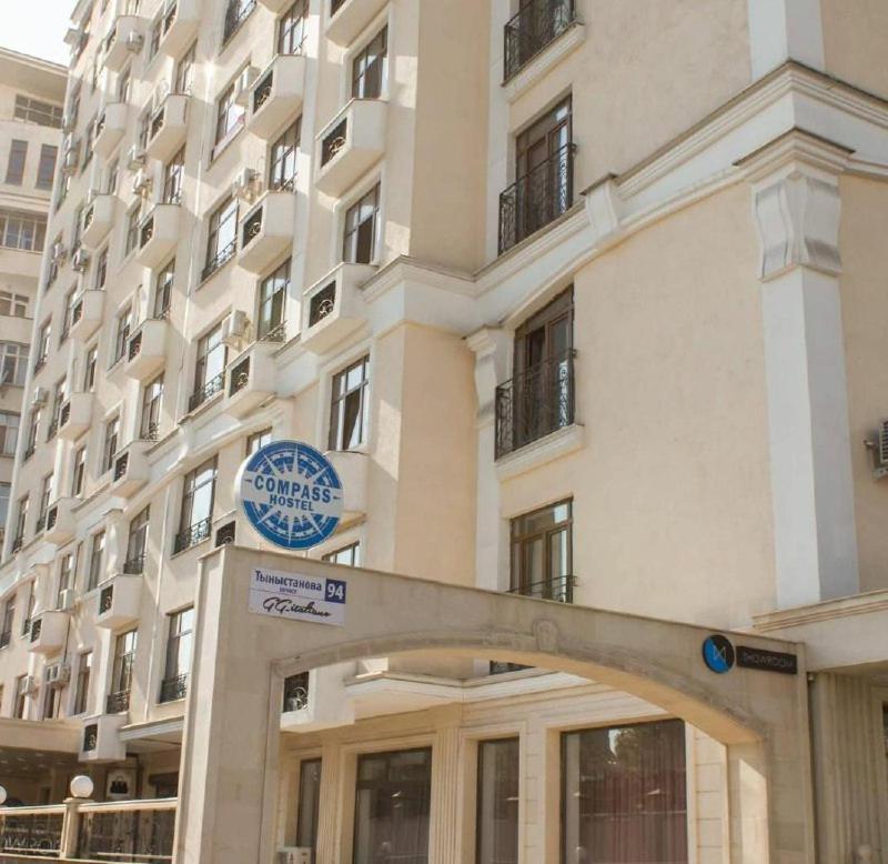 Compass Hostel Бишкек Екстериор снимка
