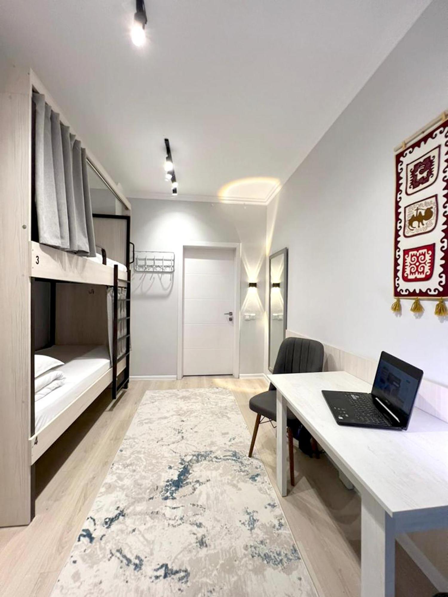 Compass Hostel Бишкек Екстериор снимка