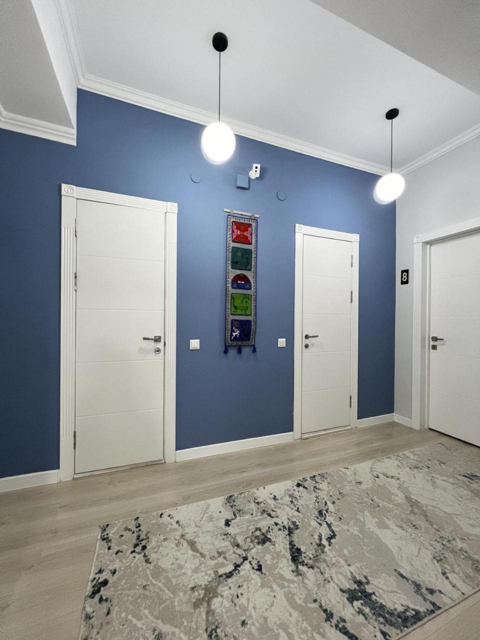 Compass Hostel Бишкек Екстериор снимка