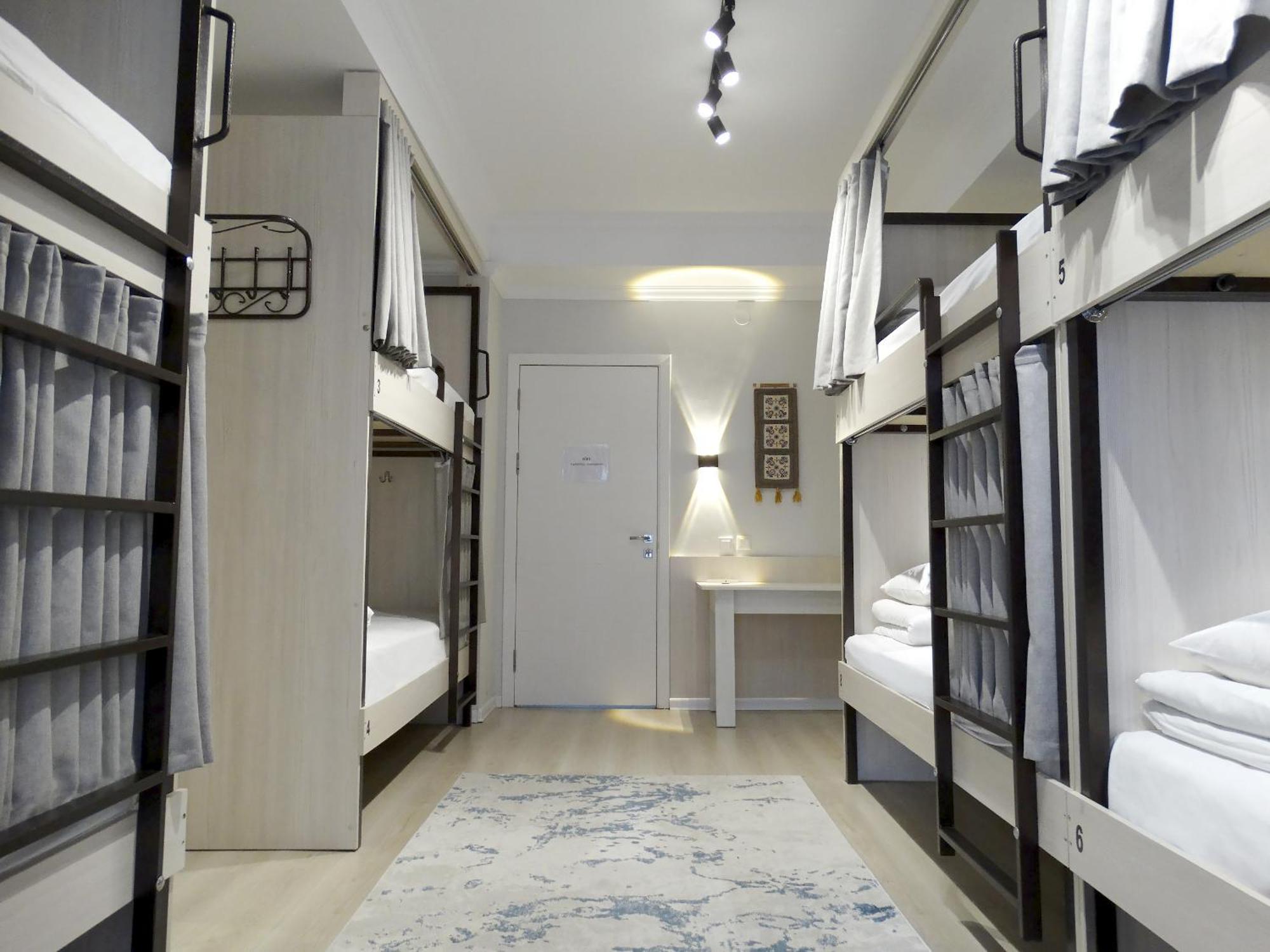 Compass Hostel Бишкек Екстериор снимка