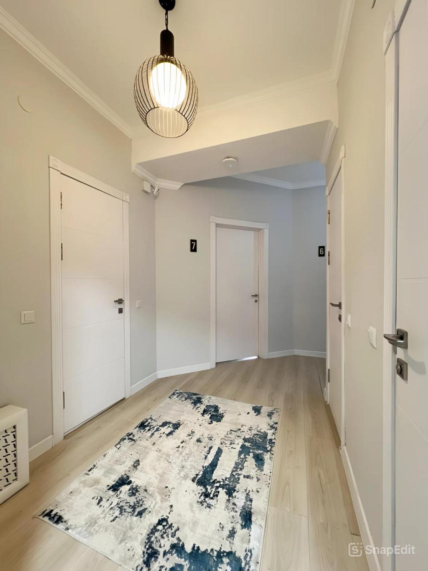 Compass Hostel Бишкек Екстериор снимка
