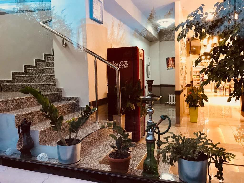 Compass Hostel Бишкек Екстериор снимка