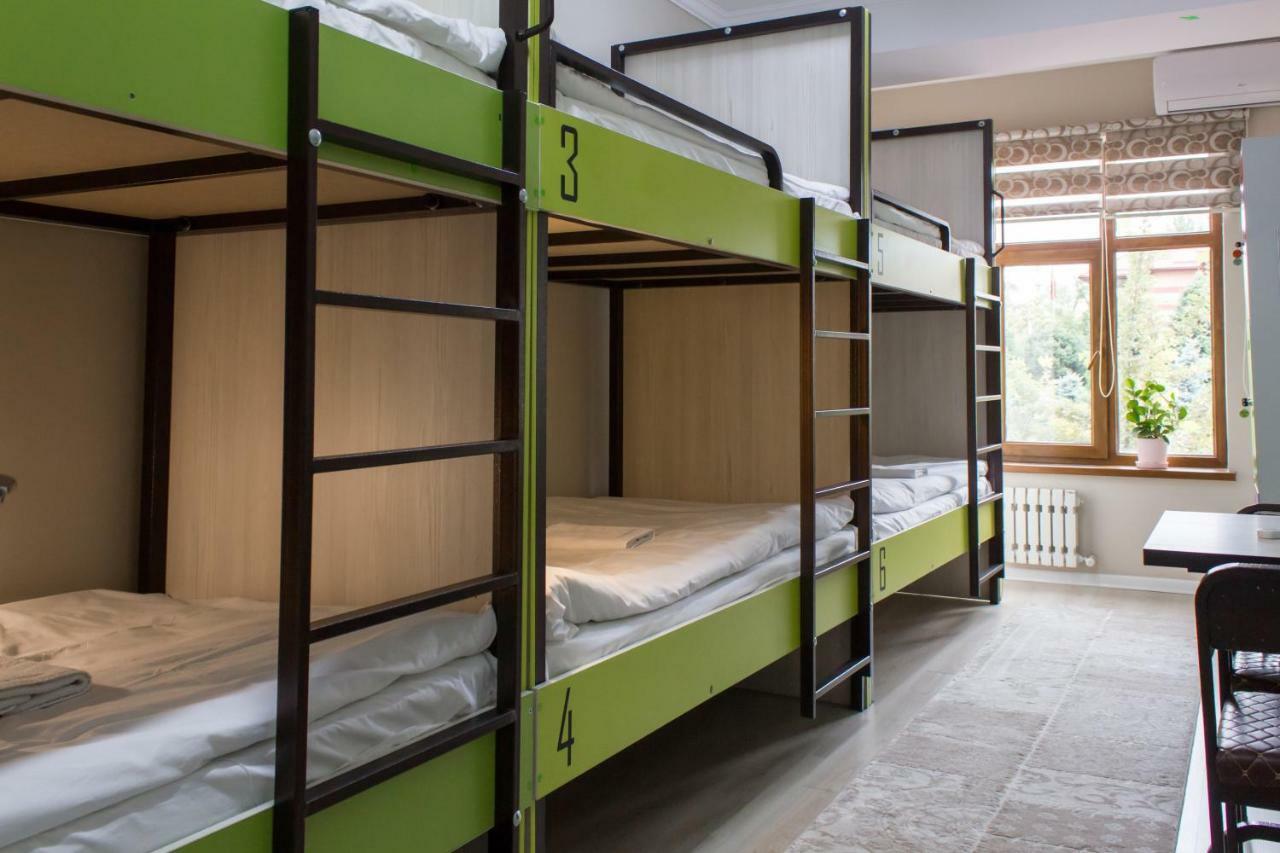 Compass Hostel Бишкек Екстериор снимка