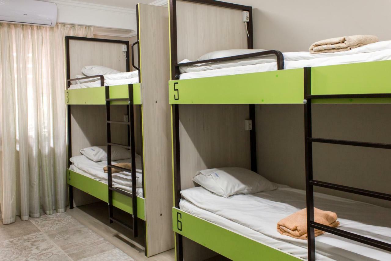 Compass Hostel Бишкек Екстериор снимка