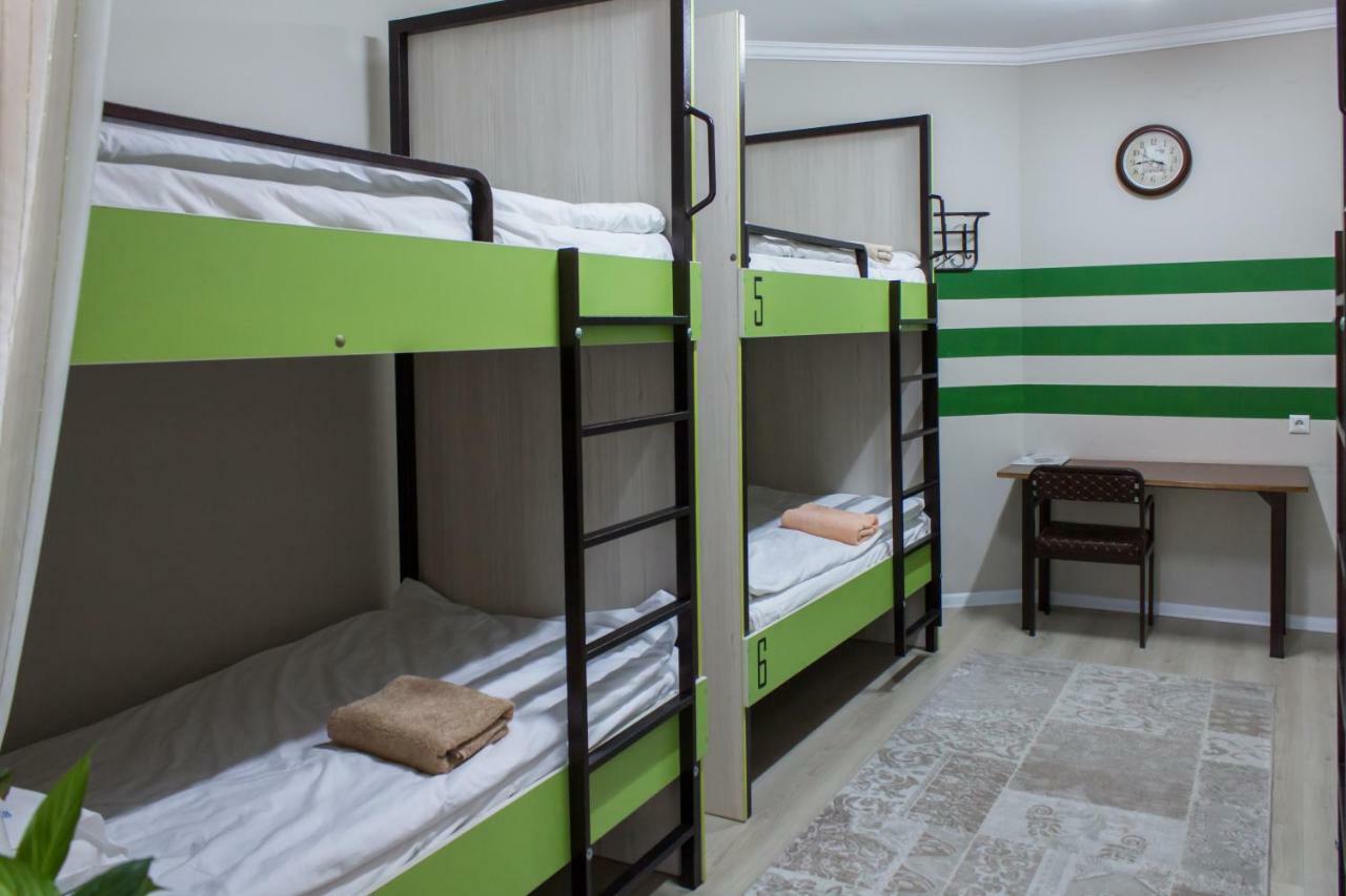 Compass Hostel Бишкек Екстериор снимка
