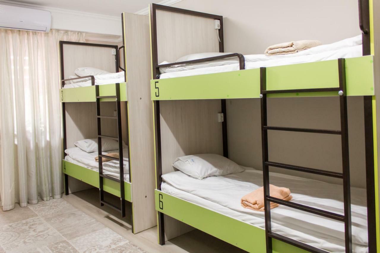 Compass Hostel Бишкек Екстериор снимка